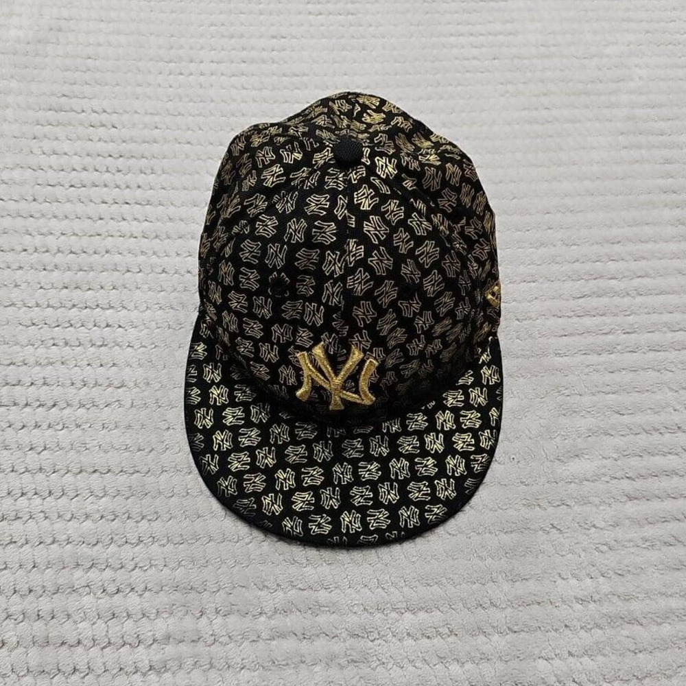 New Era 59fifty New York Yankees Hat Size 7 Black & Gold All Over Print